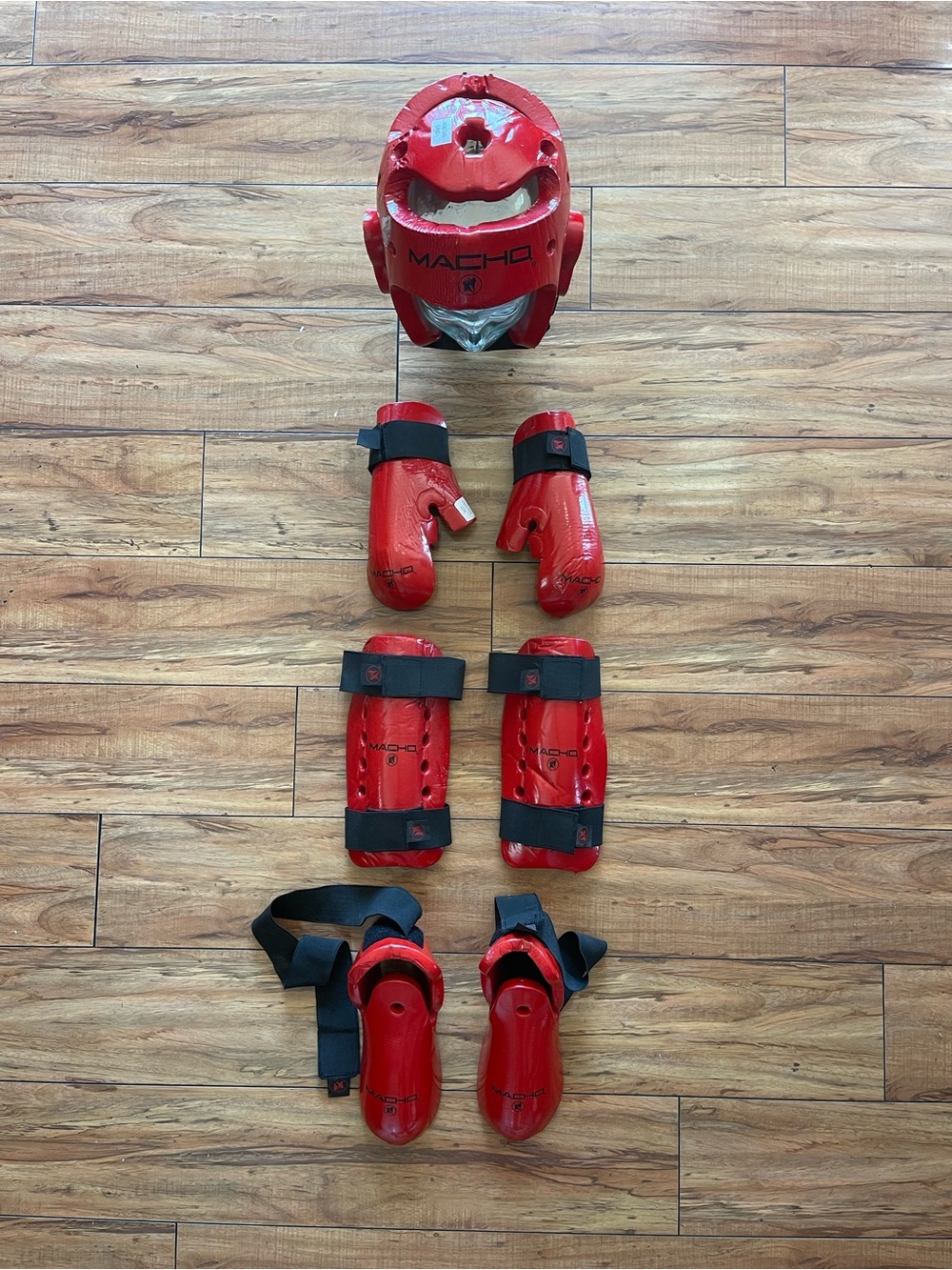 MACHO Martial arts sparring gear Red